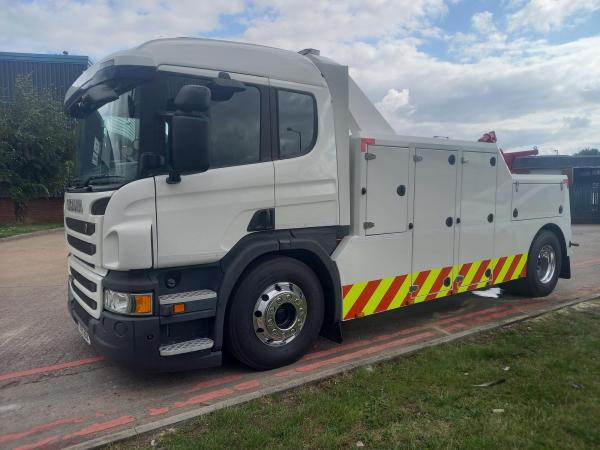SCANIA P320 4x2